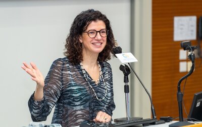 Professor Sihem Amer-Yahia talks about “Commodifying Data Exploration” in a Distinguished Lecture.