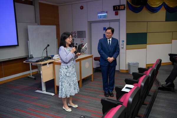 Dr Janice Pan (Left) and Professor Wong (Right) give the closing remarks at the end of the event. 