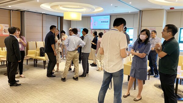 The participating HKBU researchers enjoy mingling with others from various disciplines.