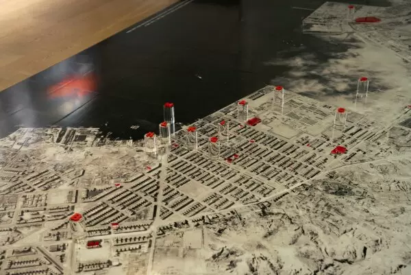 「鐵鳥凝視：戰時航空照中的九龍半島 1941-1945」展出由多張珍貴航空照片組成的九龍區大型地圖。