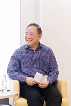 Panel member Professor Zhu Furong, Associate Dean (Research and Postgraduate Studies); Chair Professor in Physics, Faculty of Science