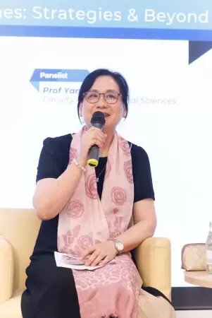 Panel member Professor Yang Chun, Associate Dean (Research); Chair Professor in Human Geography, Faculty of Arts and Social Sciences