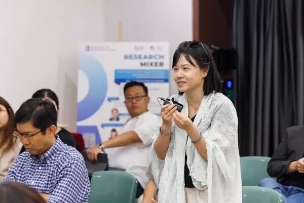 Attendees take the opportunity to ask in-depth questions regarding the schemes and their application processes