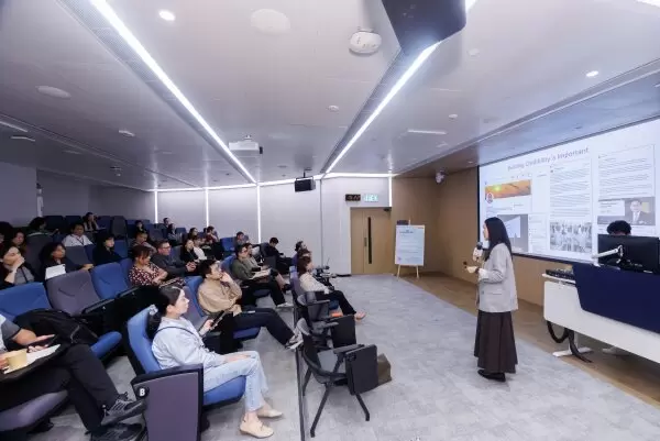Teaching staff and students participate in the informative session, gaining insider advice on how to better present their professional identities on LinkedIn