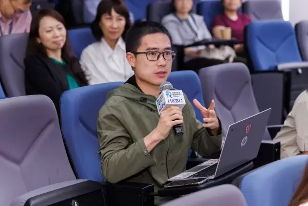 PhD students explore how to harness LinkedIn to build a strong professional presence as they start out in academia