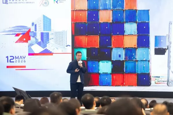 Professor Tam Ka-chai, Associate Professor, Faculty of Arts and Social Sciences at HKBU, presents on "The Rise and Fall of GBA Ports in 20th Century"