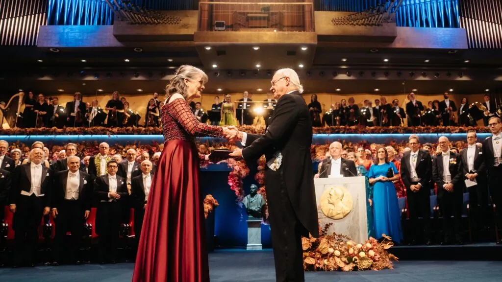 Dr Mary Brunknow