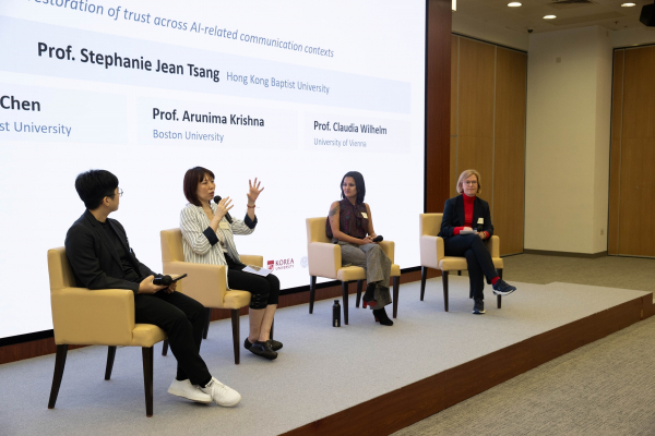 (From left) Professor Stephanie Jean Tsang of HKBU moderates the panel session “Trust Crisis in the AI Age”, featuring Professor Regina Chen of HKBU, Professor Arunima Krishna of Boston University and Professor Claudia Wilhelm of the University of Vienna.