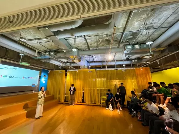 [Firm Visits] CLAP-TECH integrates career and life development in the curriculum, providing students with opportunities to step out of the classroom and visit industry partners. This allows them to gain in-depth insights into industry developments and explore future career paths.